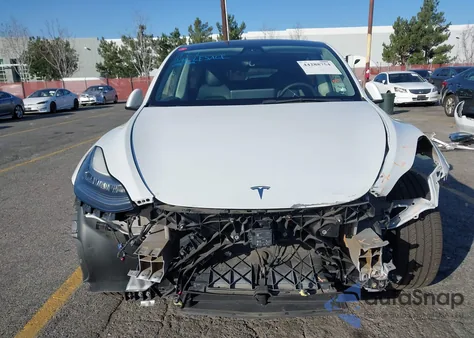 2021 Tesla Model Y Long Range Dual Motor All-Wheel Drive z USA, uszkodzony, nr VIN 5YJYGDEE3MF142120